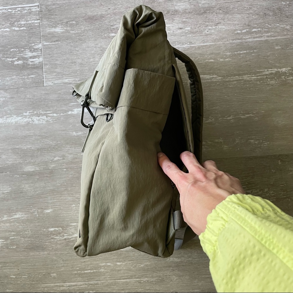 Sold Lululemon Cross Paths Rucksack *14L - Highlander - Picture 4 of 13